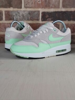 Nike Air Max 1  "Vapor Green" (Mens 6.5 Wmns 8) Same Day Shipping
